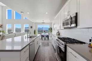 2656 N Bluebell Dr, Saratoga Springs, UT 84045 - Photo 8