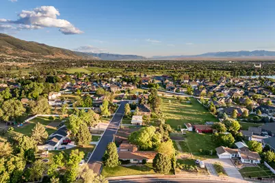 2124 E Cherry Ln, Layton, UT 84040 - Photo 34