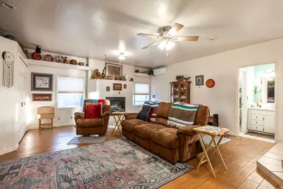 2124 E Cherry Ln, Layton, UT 84040 - Photo 8