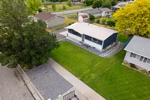 285 W 300 N, Smithfield, UT 84335 - Photo 34