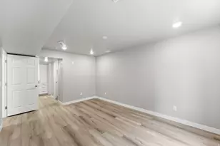 1032 E 400 S, Salt Lake City, UT 84102 - Photo 14