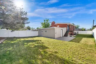 7187 S 1700 E, Cottonwood Heights, UT 84121 - Photo 20