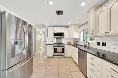 7187 S 1700 E, Cottonwood Heights, UT 84121 - Photo 6