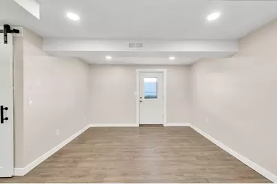 7187 S 1700 E, Cottonwood Heights, UT 84121 - Photo 12