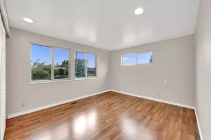 7187 S 1700 E, Cottonwood Heights, UT 84121 - Photo 4