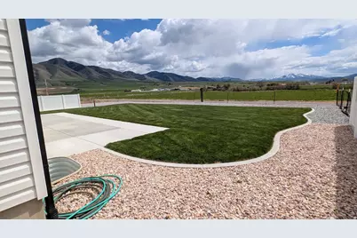 758 E 675 S, Hyrum, UT 84319 - Photo 14