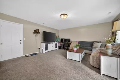 990 W 2600 N, Layton, UT 84041 - Photo 18