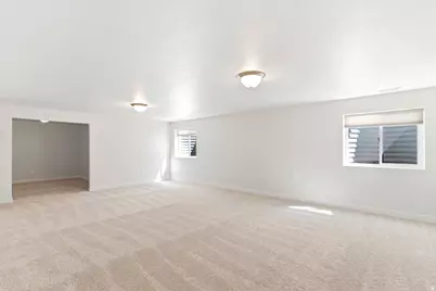 2064 W Orchard Harvest Dr, Kaysville, UT 84037 - Photo 32