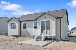 559 W Williams Ln, Grantsville, UT 84029 - Photo 2
