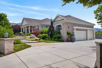 1065 W Tylers Way, Kaysville, UT 84037 - Photo 2