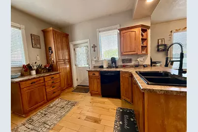 200 W 100 S, Roosevelt, UT 84066 - Photo 8