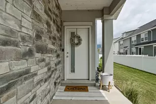2454 W Wysteria Dr, Mapleton, UT 84664 - Photo 2