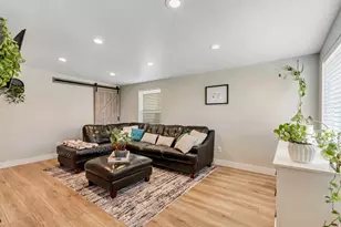 48 W Moon Ridge Dr, Murray, UT 84107 - Photo 4