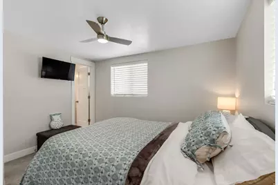 48 W Moon Ridge Dr, Murray, UT 84107 - Photo 12