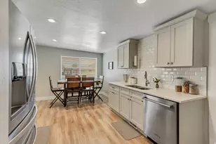 48 W Moon Ridge Dr, Murray, UT 84107 - Photo 8