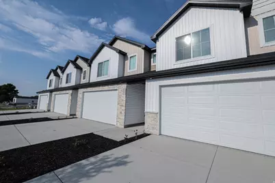 667 N 300 W, Smithfield, UT 84335 - Photo 2