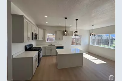 240 E 200 S, Mount Pleasant, UT 84647 - Photo 2