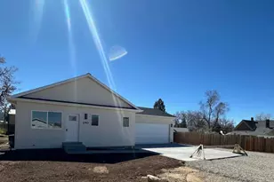 220 E 200 S, Mount Pleasant, UT 84647 - Photo 2