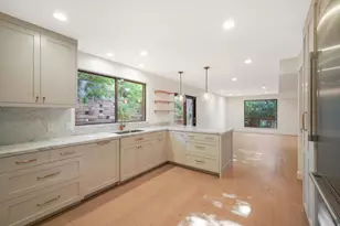 2882 E Heather Cir S, Holladay, UT 84117 - Photo 8