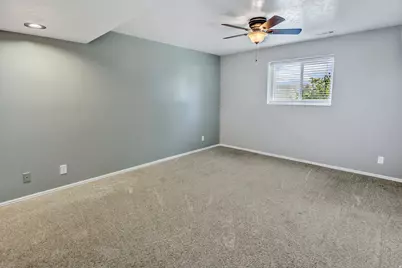 2561 E 2700 N, Layton, UT 84040 - Photo 16