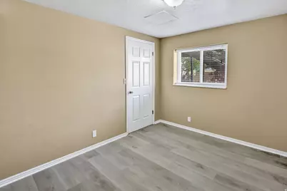 2561 E 2700 N, Layton, UT 84040 - Photo 28