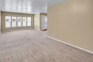 2561 E 2700 N, Layton, UT 84040 - Photo 4