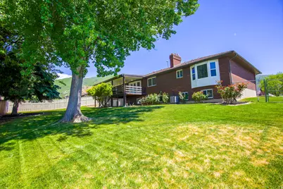 2561 E 2700 N, Layton, UT 84040 - Photo 32
