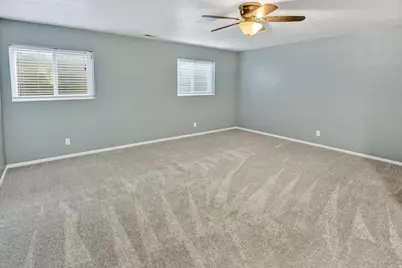2561 E 2700 N, Layton, UT 84040 - Photo 26