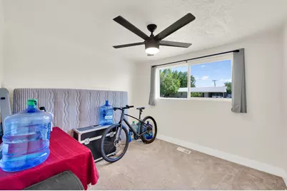 55 E Diamond St N, Layton, UT 84041 - Photo 16