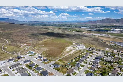 2389 W 1150 N #10, Tremonton, UT 84337 - Photo 14