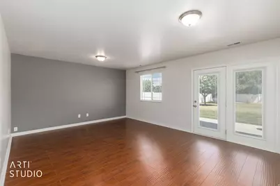 2402 W 2375 N, Clinton, UT 84015 - Photo 22