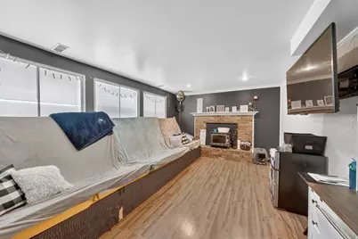 8555 S Grambling Way, Sandy, UT 84094 - Photo 20