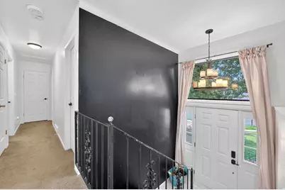 8555 S Grambling Way, Sandy, UT 84094 - Photo 12