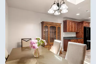811 E 200 S, Layton, UT 84041 - Photo 18