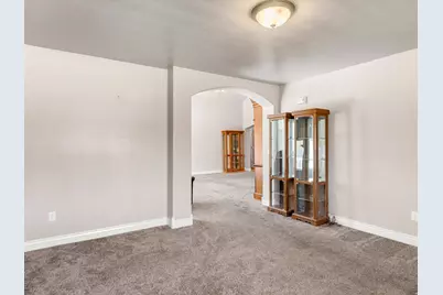 811 E 200 S, Layton, UT 84041 - Photo 6