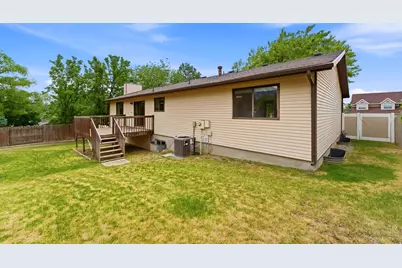 9057 S Cherbourg Pl E, Sandy, UT 84093 - Photo 52