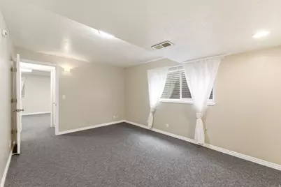 9057 S Cherbourg Pl E, Sandy, UT 84093 - Photo 38