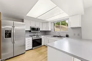 9057 S Cherbourg Pl E, Sandy, UT 84093 - Photo 14