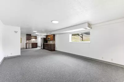 9057 S Cherbourg Pl E, Sandy, UT 84093 - Photo 36