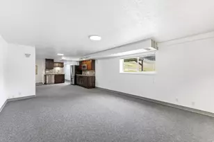 9057 S Cherbourg Pl E, Sandy, UT 84093 - Photo 36