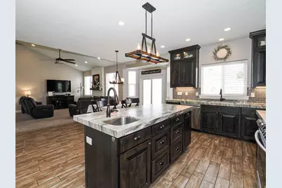 9261 N Belle St, Eagle Mountain, UT 84005 - Photo 34