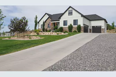9261 N Belle St, Eagle Mountain, UT 84005 - Photo 4