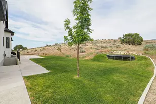 9261 N Belle St, Eagle Mountain, UT 84005 - Photo 8