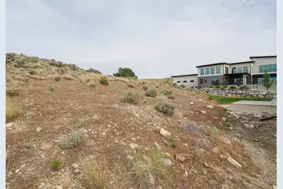9261 N Belle St, Eagle Mountain, UT 84005 - Photo 10