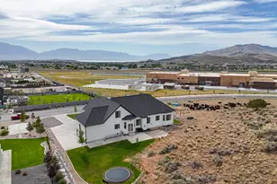 9261 N Belle St, Eagle Mountain, UT 84005 - Photo 16