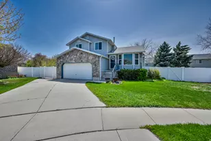 1045 W Rnch Pk Dr, West Jordan, UT 84088 - Photo 2