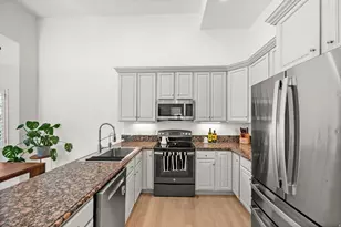 2326 E Sky Pines Ct S, Holladay, UT 84117 - Photo 8