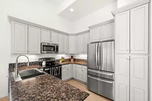 2326 E Sky Pines Ct S, Holladay, UT 84117 - Photo 10