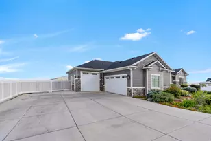 2872 E Sorrel Dr, Eagle Mountain, UT 84005 - Photo 52