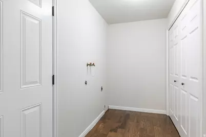 3063 W Holdershill Ln, Taylorsville, UT 84129 - Photo 10